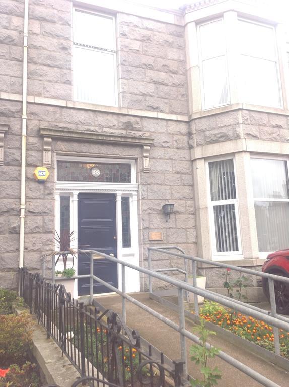 Hannahs Guesthouse Aberdeen Bagian luar foto