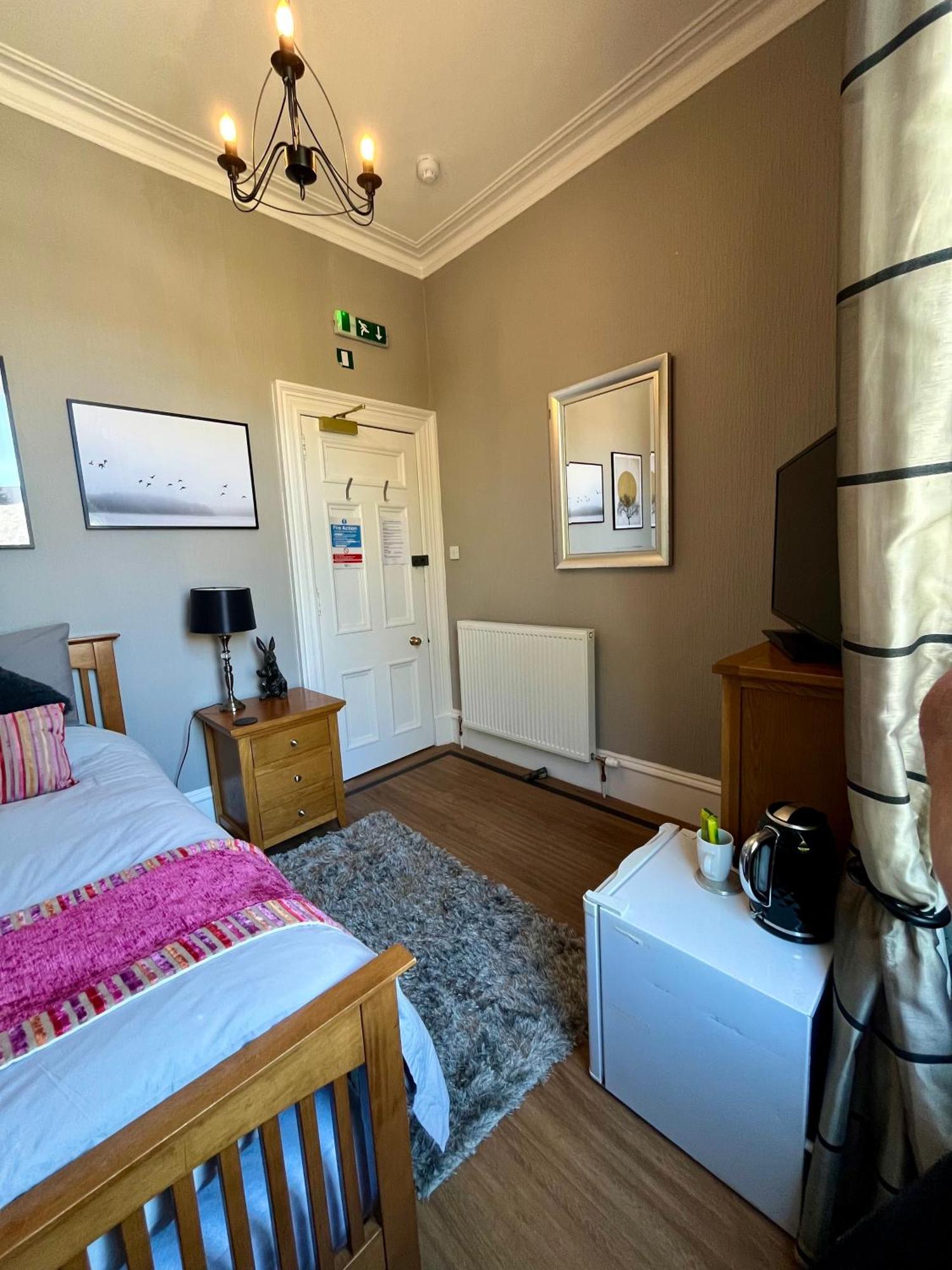 Hannahs Guesthouse Aberdeen Bagian luar foto