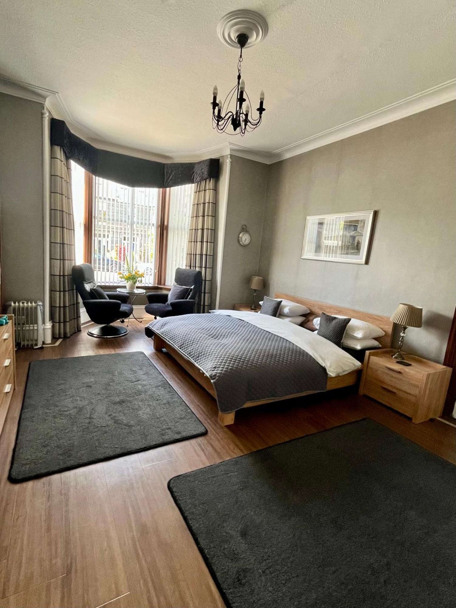 Hannahs Guesthouse Aberdeen Bagian luar foto